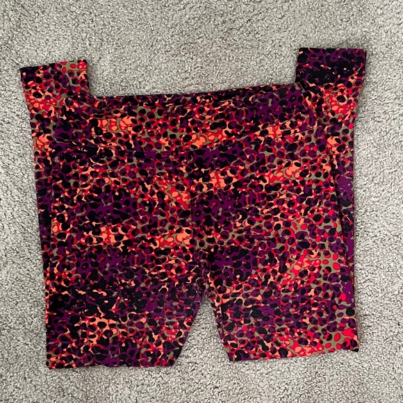 LuLaRoe Tall and Curvy Leggings - Picture 1 of 4